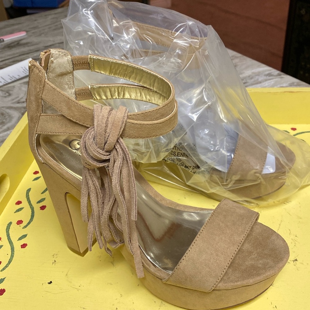 Ladies tan high heel suede shoes